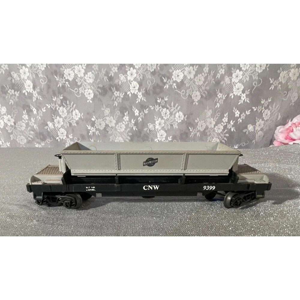 Lionel O/O-27 Gauge Chicago & North Western (CNW) Operating Coal Dump Car 9399